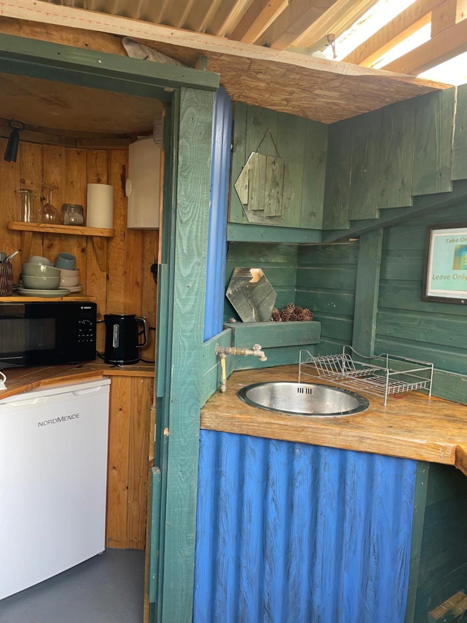 Отель Glamping In The 2Nd Field Охрим Экстерьер фото